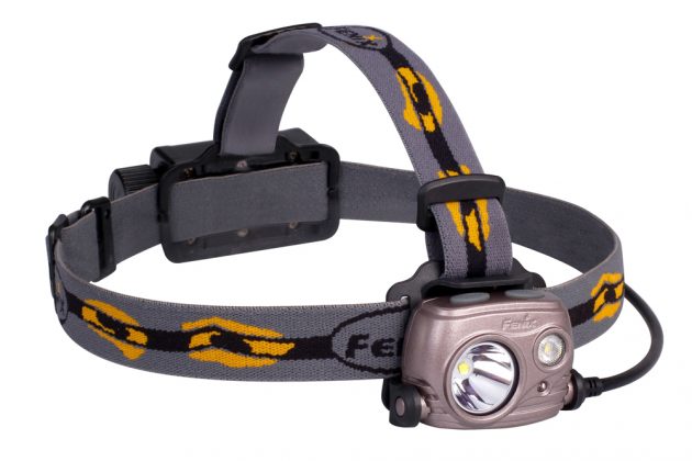 Nabíjecí čelovka Fenix HP25R vyniká dvoureflektorovou konstrukcí