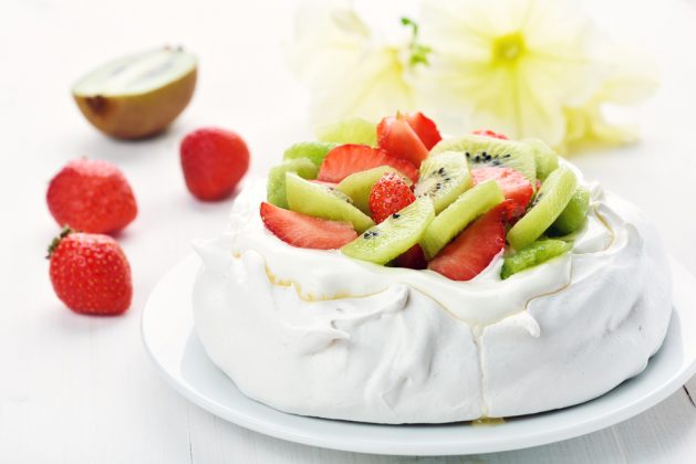 MOUČNÍK NEJEN NA NEDĚLI: DORT PAVLOVA