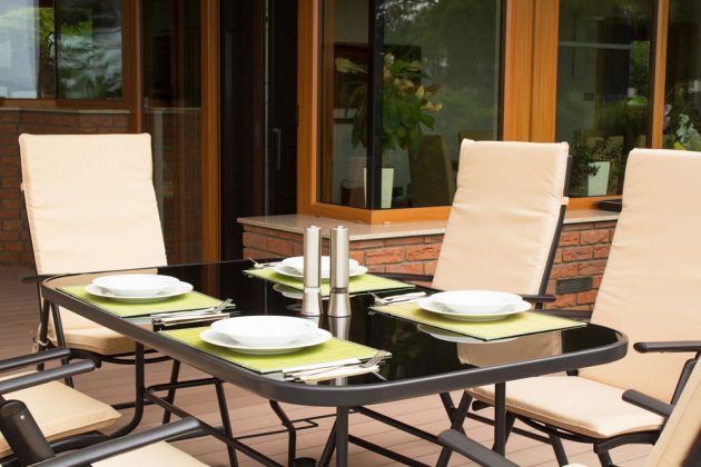 Kovový nábytek: Moderní design a minimální údržba
