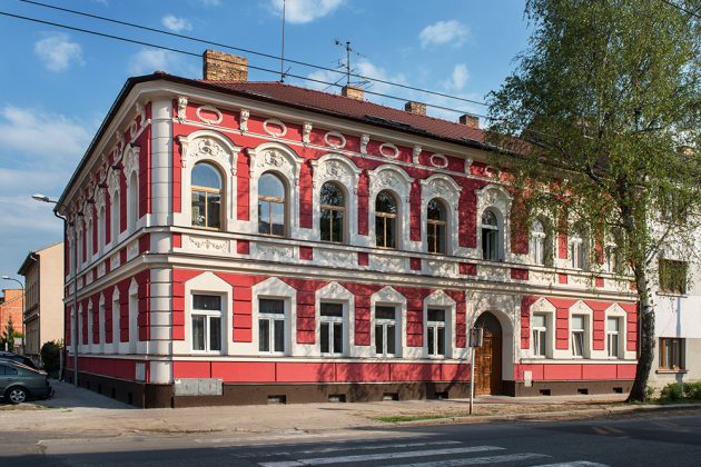 Další vousatý dům stojí v Českých Budějovicích