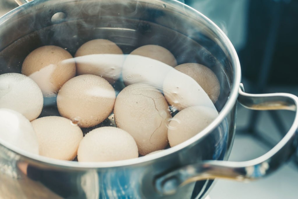 jak využít vodu z vařených vajec