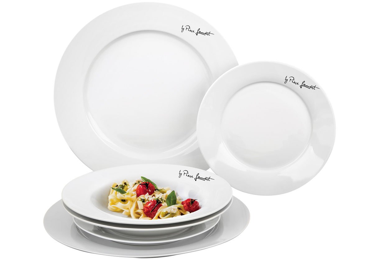 bílé kulaté jídelní talíře z porcelánu