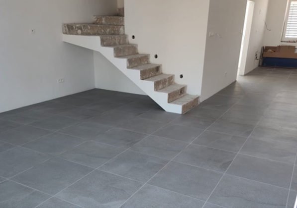 I amatéři teď pokládají podlahy o 50 % rychleji. Jak je to možné?