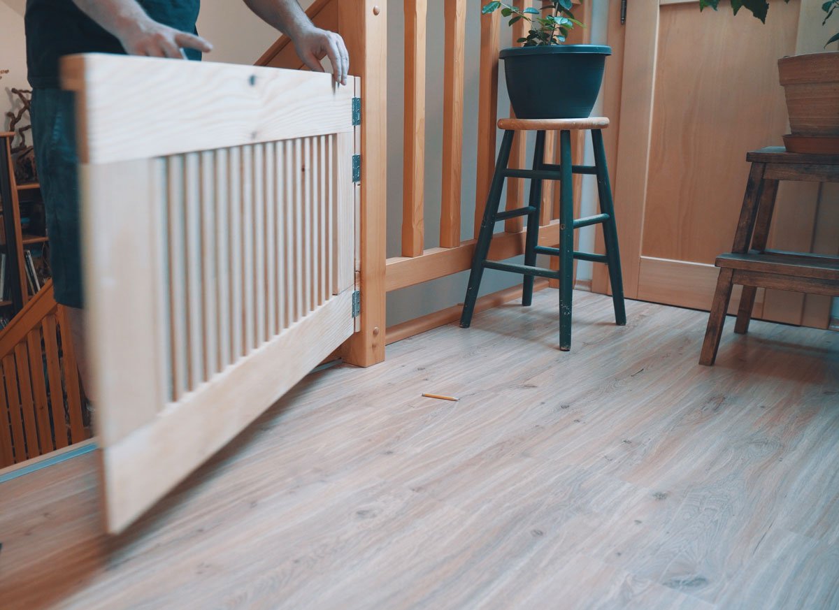jak vyrobit dřevěnou zábranu na schody