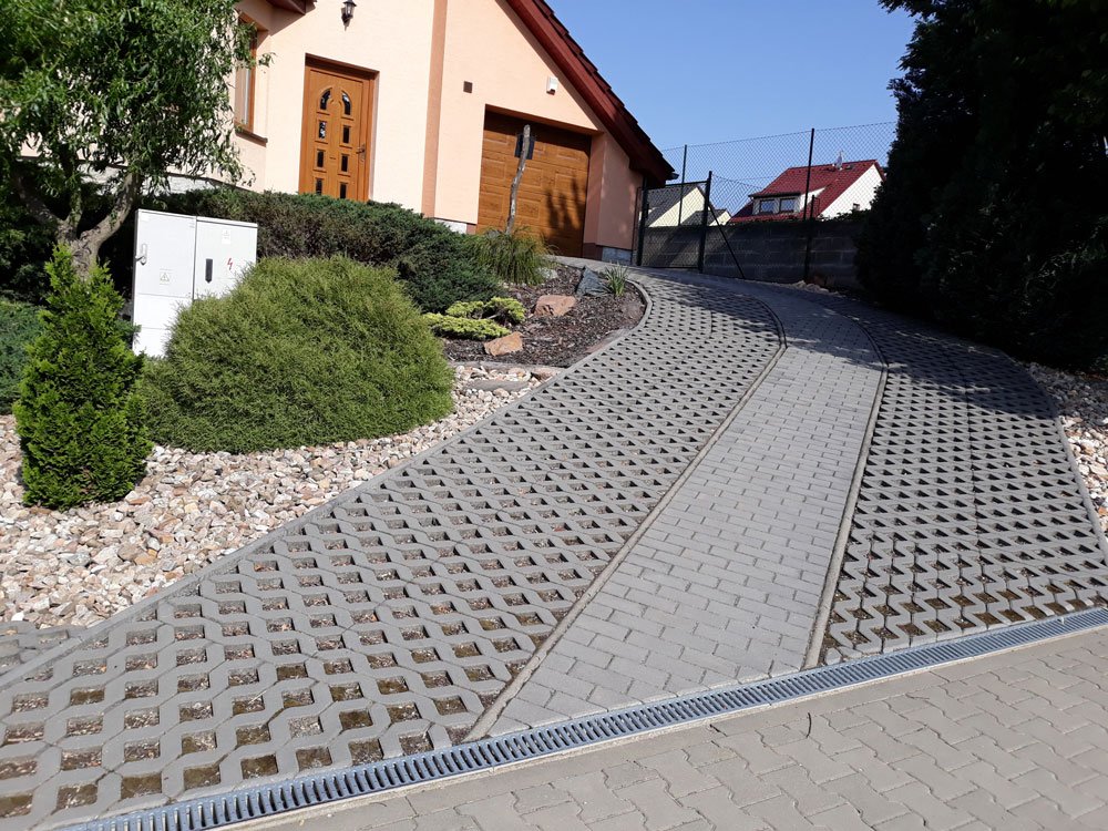 betonova zatravňovací dlažba Andezit