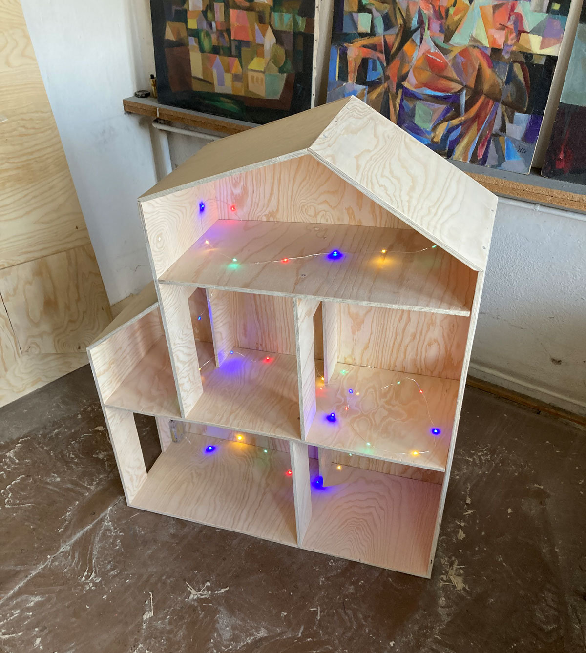 dřevěný domek pro panenky, kutilský projekt