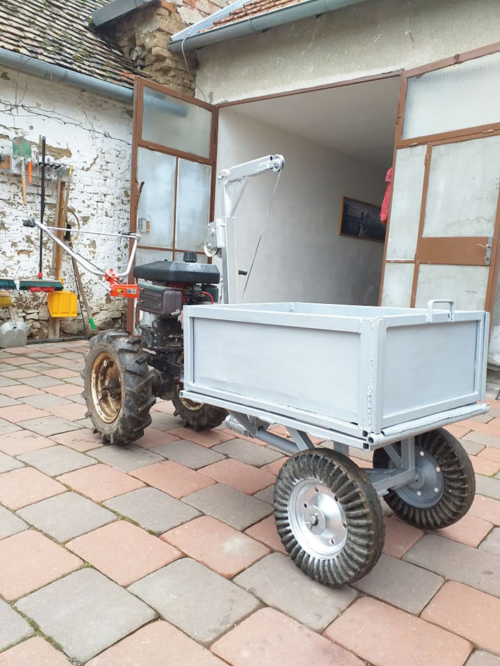 Mechanicky sklápěcí vozík před malotraktor Terra-Vari