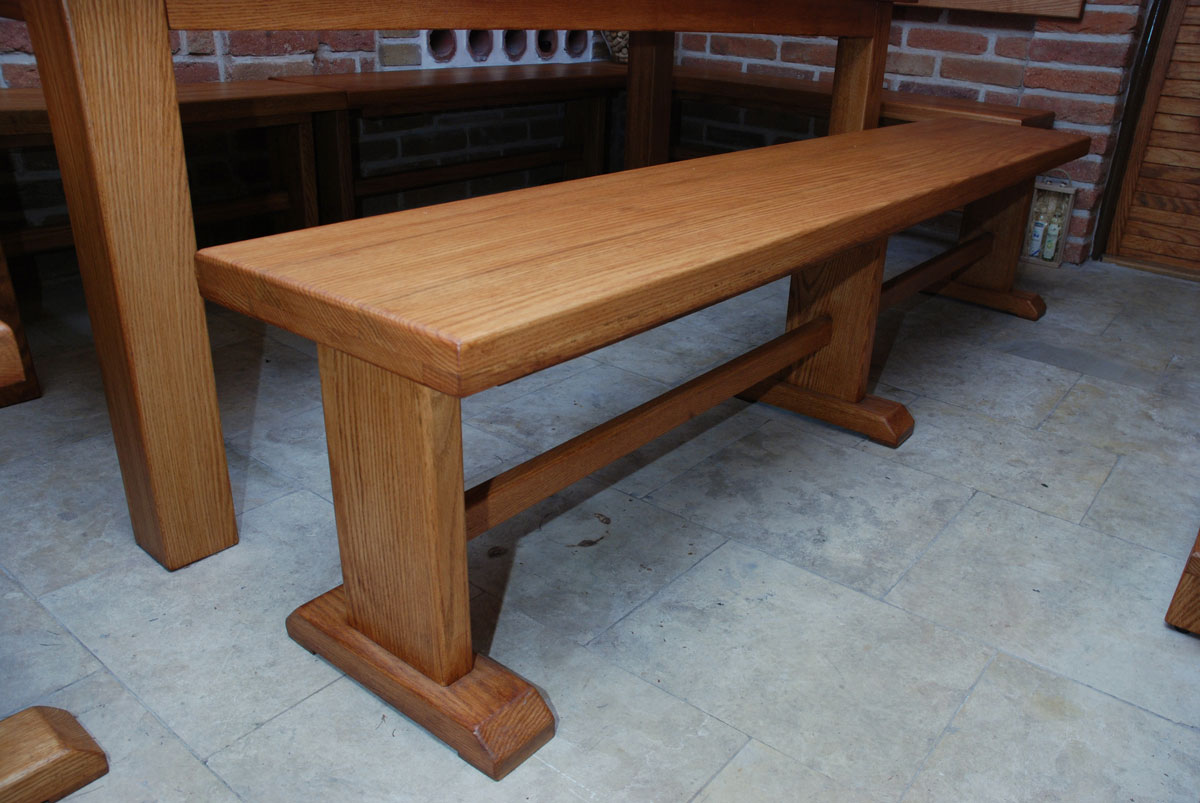 dřevěná lavice