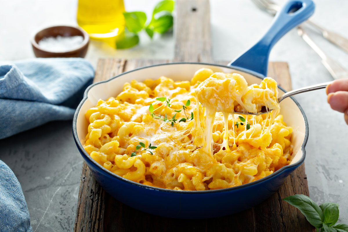 Mac and cheese, těstoviny se sýrem ze tří surovin