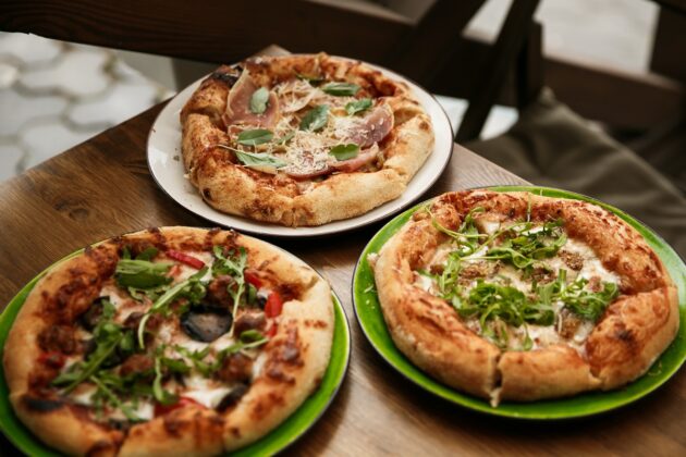 Patříte mezi milovníky pizzy? Máme pro vás recepty na obvyklé i neobvyklé druhy