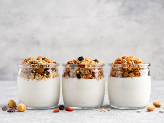 Na tenhle domácí jogurt si vytvoříte závislost. Stačí 2 ingredience a žádný kelímek navíc