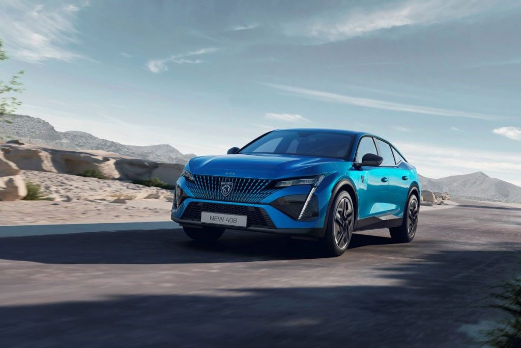 Peugeot 408: Auto s kočičíma ušima
