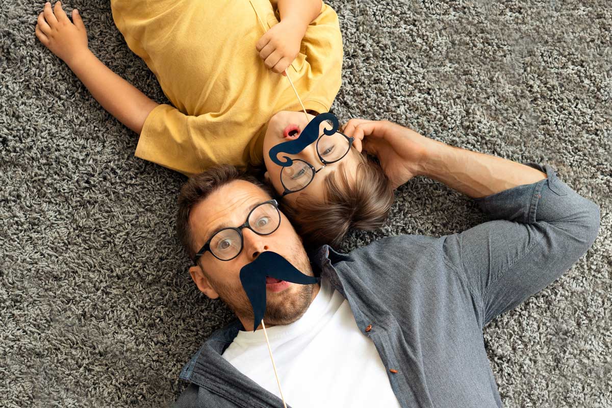 Knír jako symbol prevence rakoviny. Co je Movember a proč by ho měli řešit i muži po padesátce