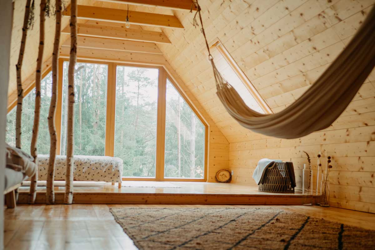 Podkroví slouží jako místo pro odpočinek, zpomalení a ticho.