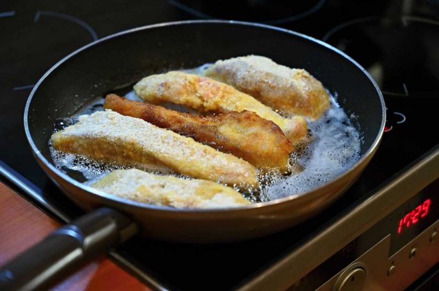 Jak odstranit zápach z ryby po smažení rychle a bez chemie. Rozhoduje to, co děláte ještě před smažením