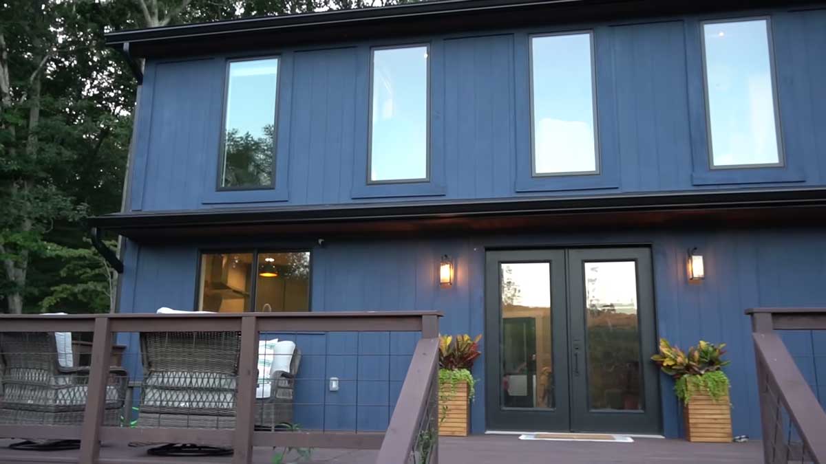 Po rekonstrukci získal dům modernější vzhled a lepší propojení s venkovním prostorem.