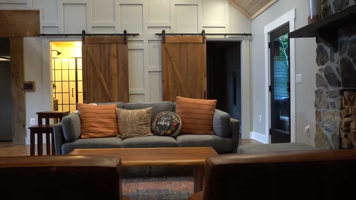 Nové dispoziční řešení propojuje denní část domu s klidovou zónou.