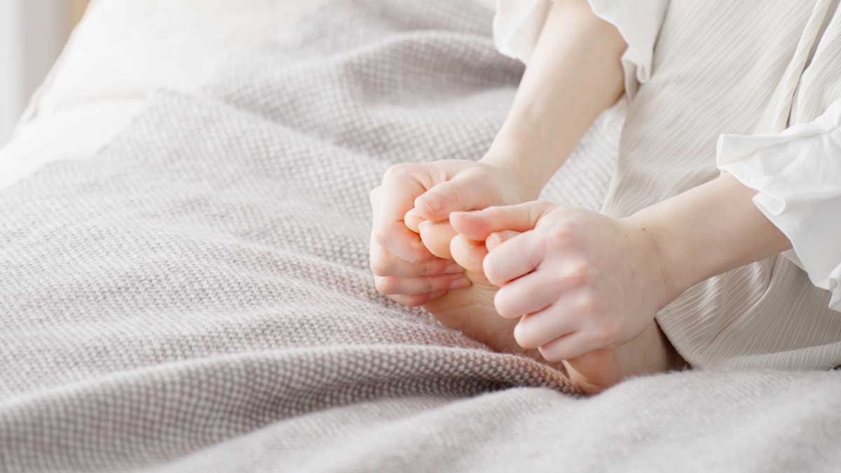 Studené nohy v posteli i v teple jako signál zhoršeného prokrvení