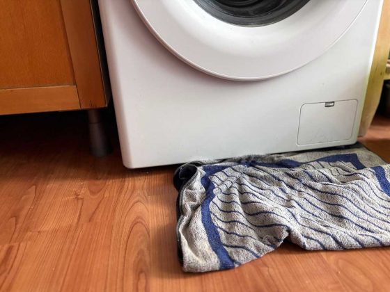 Lednička nechladí, pračka teče a myčka páchne. Jak správně pečovat o spotřebiče v zimě?