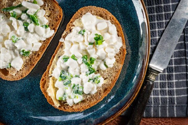 7 rychlých receptů z cottage sýra. Slané i sladké jídlo plné bílkovin