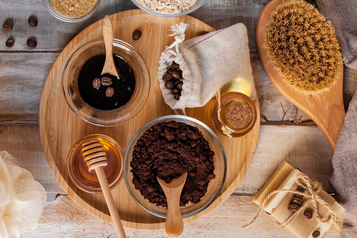 kavovy peeling kávový peeling z mleté kávy a kokosového oleje proti celulitidě