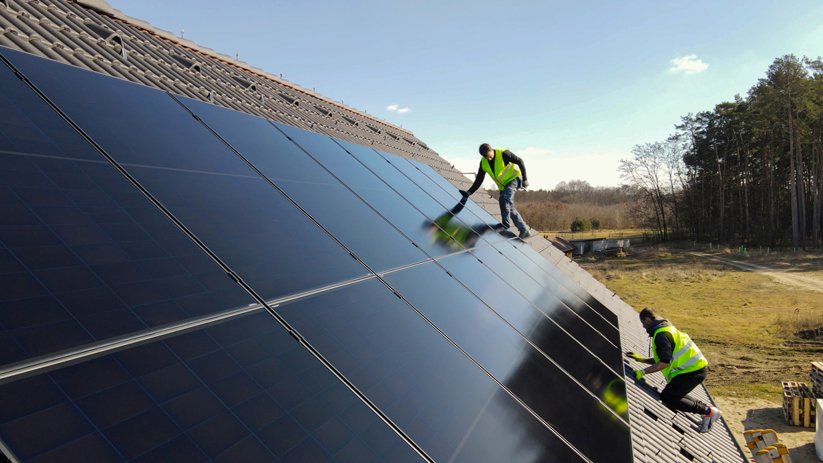 Montaz fotovoltaickych panelu na stresni krytine KM Beta