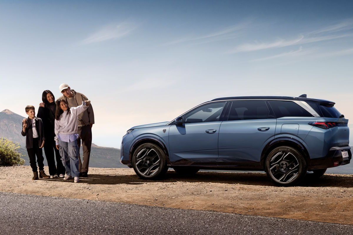foto05 SUV Peugeot 5008 Summer Blue
