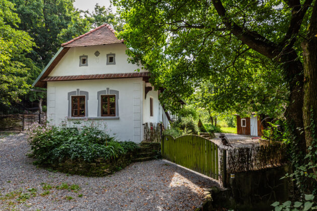 Temná stránka chalup 1: Jak vlhkost a špatná izolace pomalu ničí staré domy