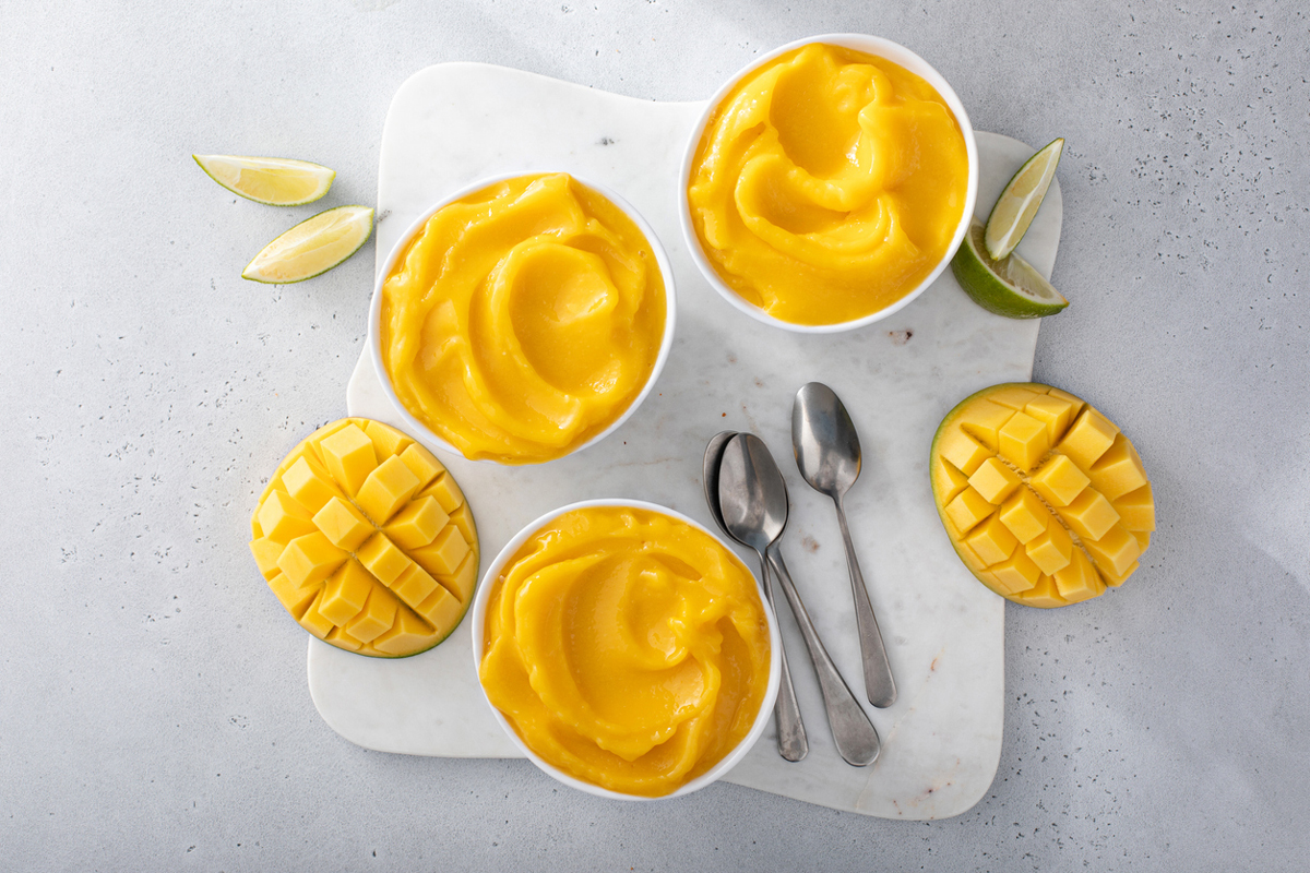 Mango a limetka vytvářejí osvěžující nice cream s hladkou krémovou konzistencí.