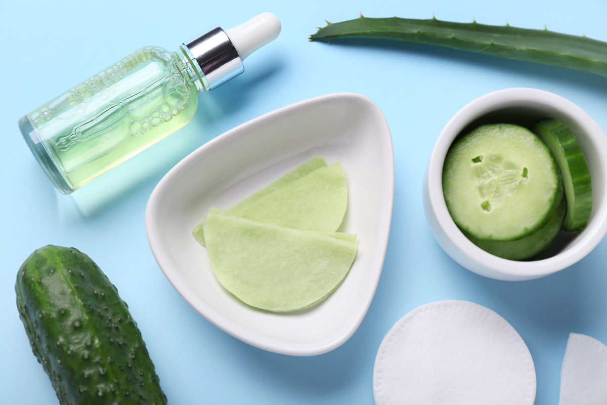 okurkove s vitaminem E Domácí okurkové polštářky pod oči s vitaminem E a aloe gelem.