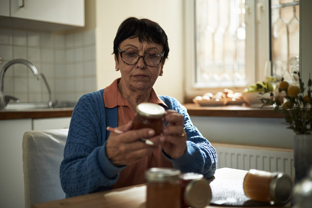 kontrola zavarenin Před otevřením zavařeniny je vhodné zkontrolovat víčko i vzhled obsahu a ověřit, že nedošlo k porušení těsnosti.