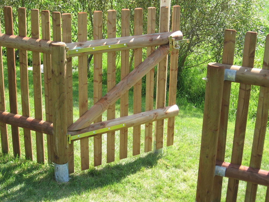 Kolem české zahrady by se měl častěji stavět klasický dřevěný plot