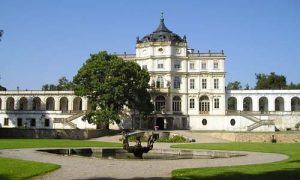 Nejkrásnější zámky: Ploskovice