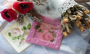 Talířek zdobený technikou decoupage