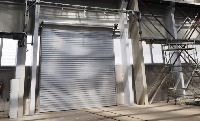 Vrata s přerušenými tepelnými mosty zabraňují úniku energie