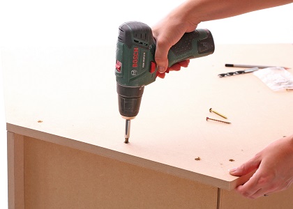 stolek spojovani halvnich dilu