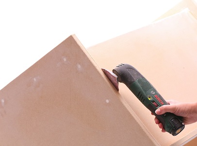 stolek brouseni hran