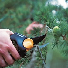 zahradni nuzky Fiskars